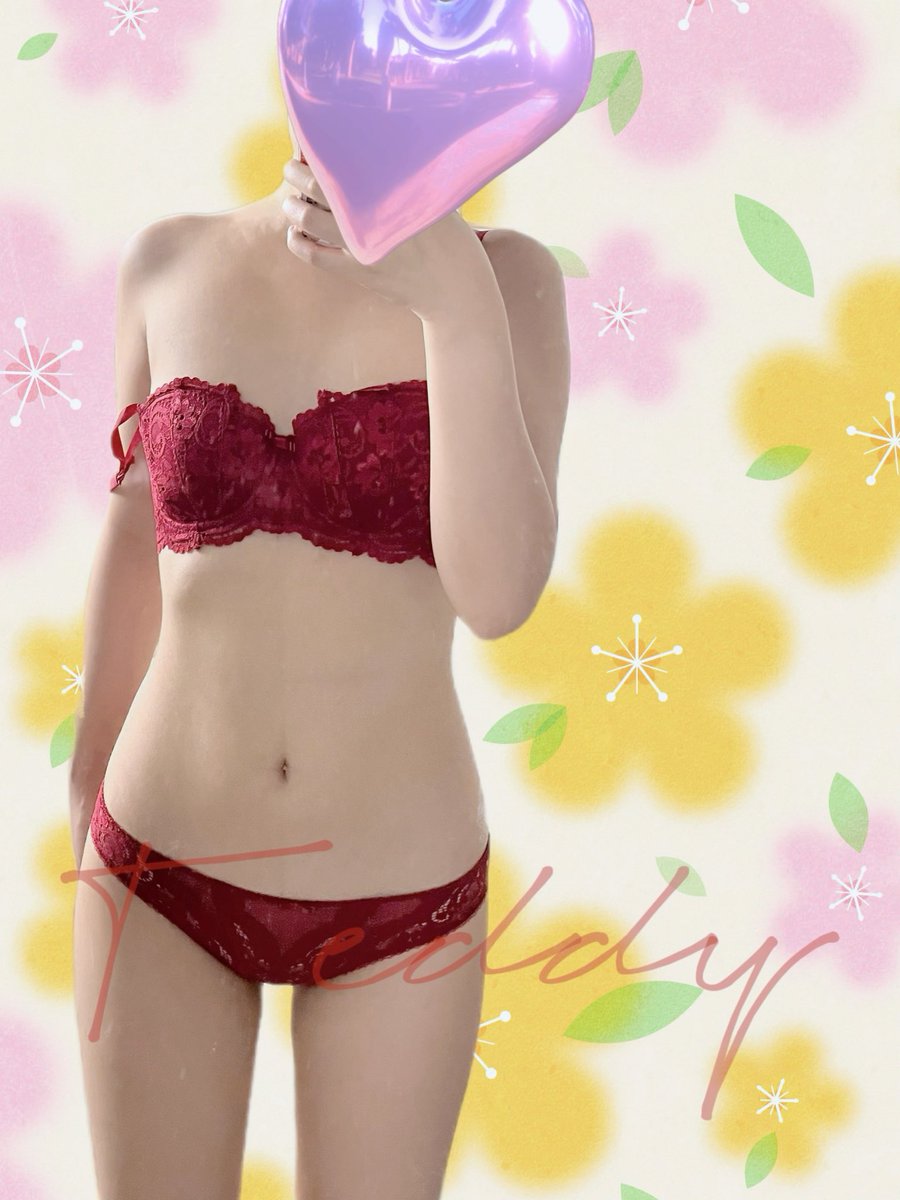 Teddy_milk7's tweet photo. 新内衣到啦，恨自己没有大雷子，好气

#贫乳 #清纯美女 #反差 https://t.co/g6OyvN3bic