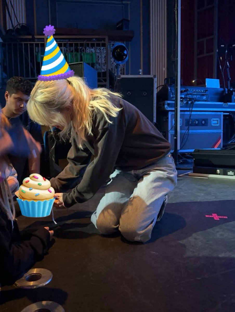 lNTHISWORLD's tweet photo. happy @maisiehpeters day 🐀🩷 https://t.co/rPuIYlb3e7