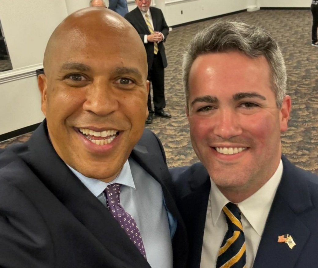 scquid's tweet photo. Hey South Carolina it's time to vote for a change.
Let's elect @MacDeford!
June 11th #BackMac SC01
https://t.co/UeigzLCKMl https://t.co/5bKHYNl1L0