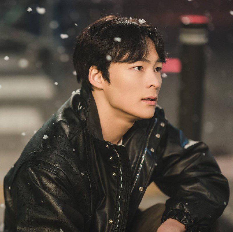kdrama_menfess's tweet photo. one of the best second lead in •kdm• 🥹
SESAYANG ITU SAMA TAESUNG, padahal dia juga suka sama sol tapi dia ga egois dan ga ngehalangin soljae buat bersatu, AND HE’S DEFINITELY A WALKING GREENFLAG 💚💚 https://t.co/YdmWNUrli9