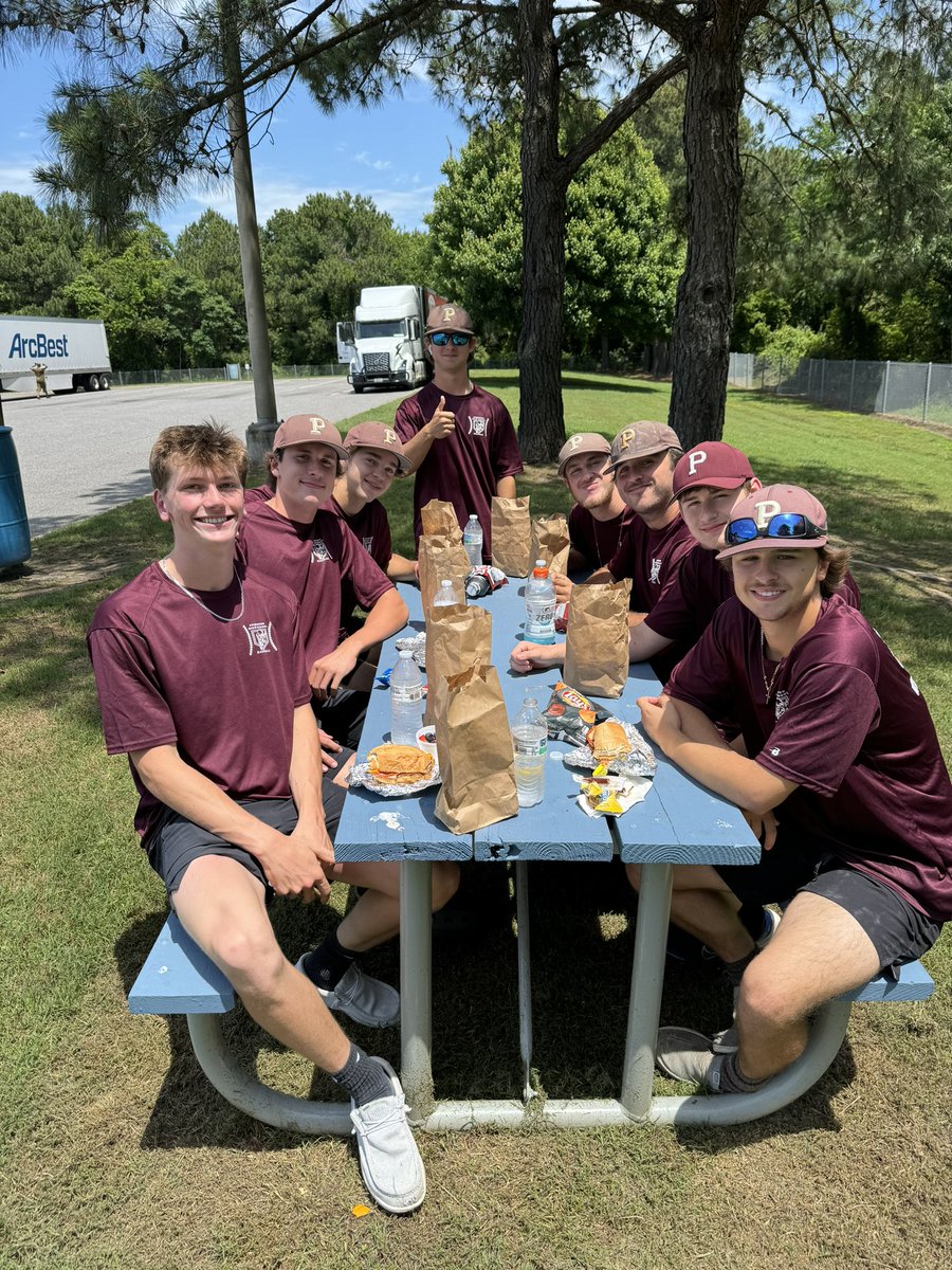 Poquoson ⚾️ is officially on the Eastern Shore.

#poquoson #PHS #bullislandersbaseball #playoffs #roadtrip #regionals #localboys #reptheisland