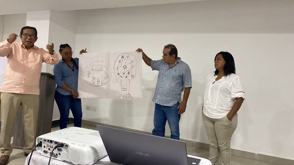 blisneida tweet media