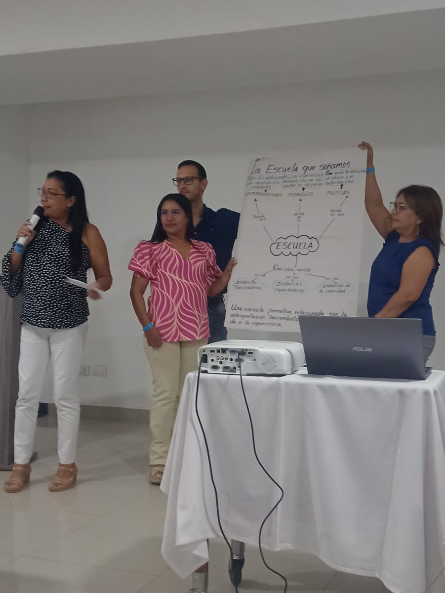 blisneida tweet media