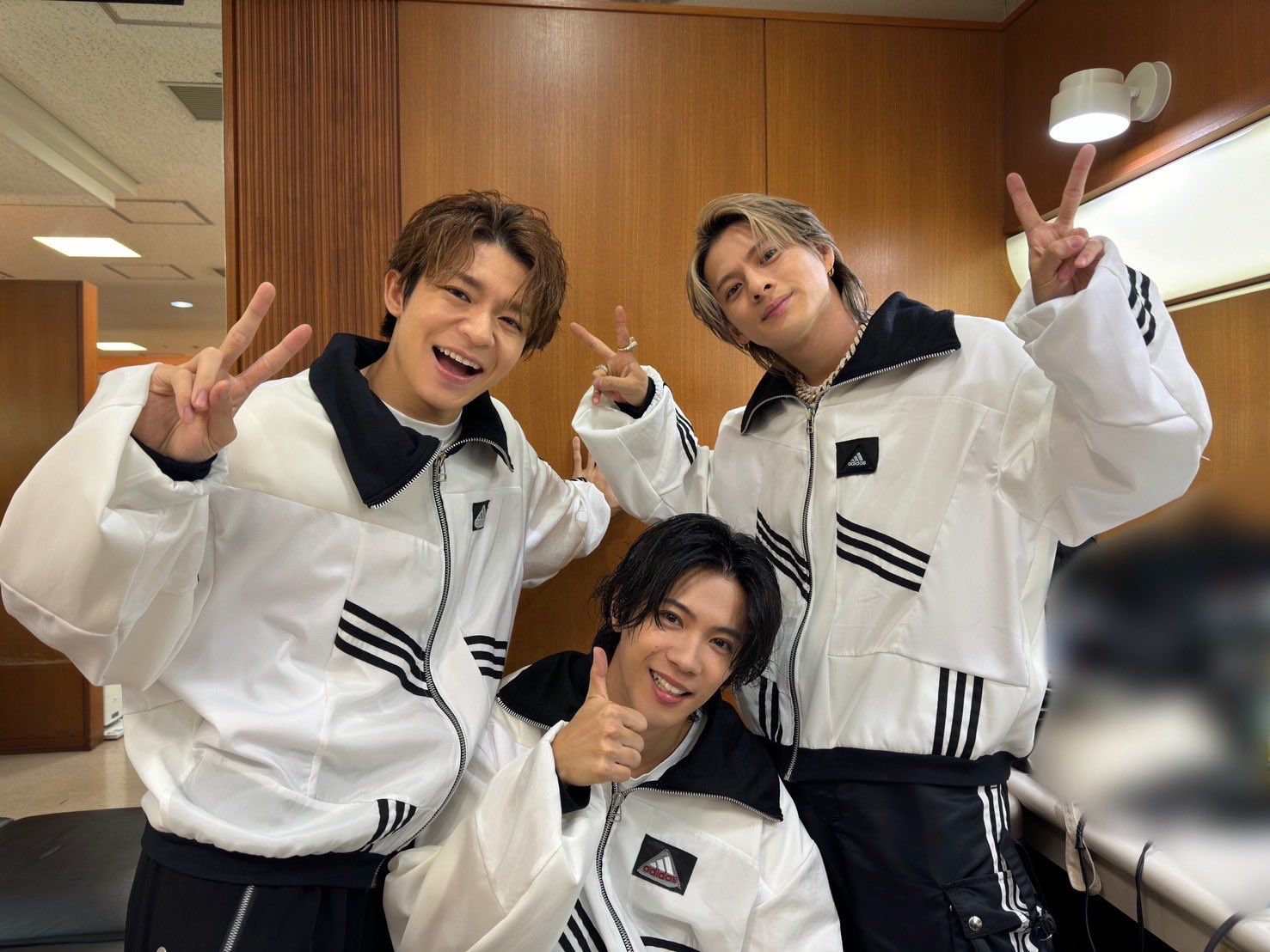 adidas リメイクトラックジャケット平野紫耀着用