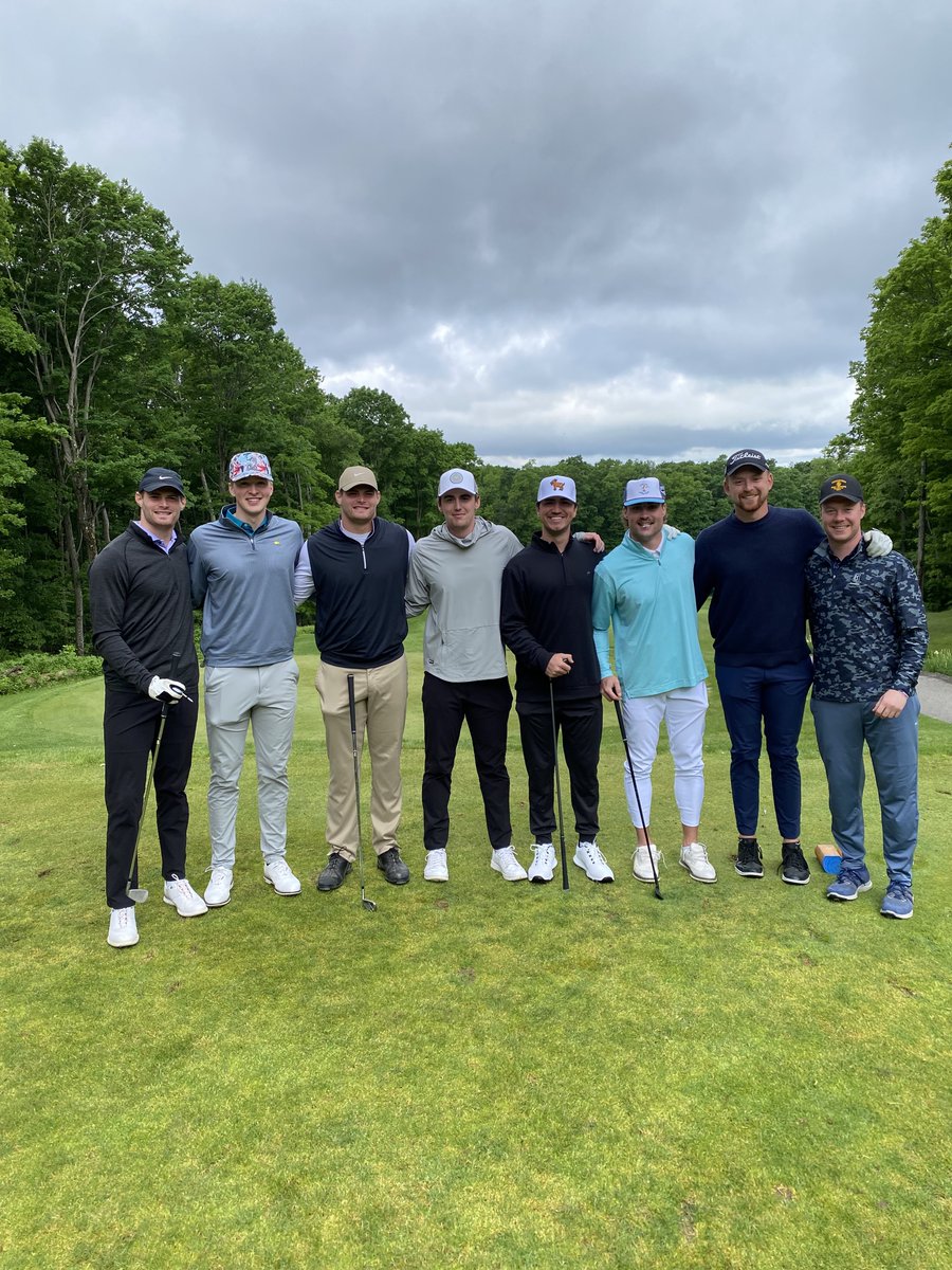 LegacyHawks's tweet photo. Great to see so many of our Legacy Hawks together beyond their time in the Iowa jersey! #OnceAHawk #LegacyHawks https://t.co/sWJpFCCPmP