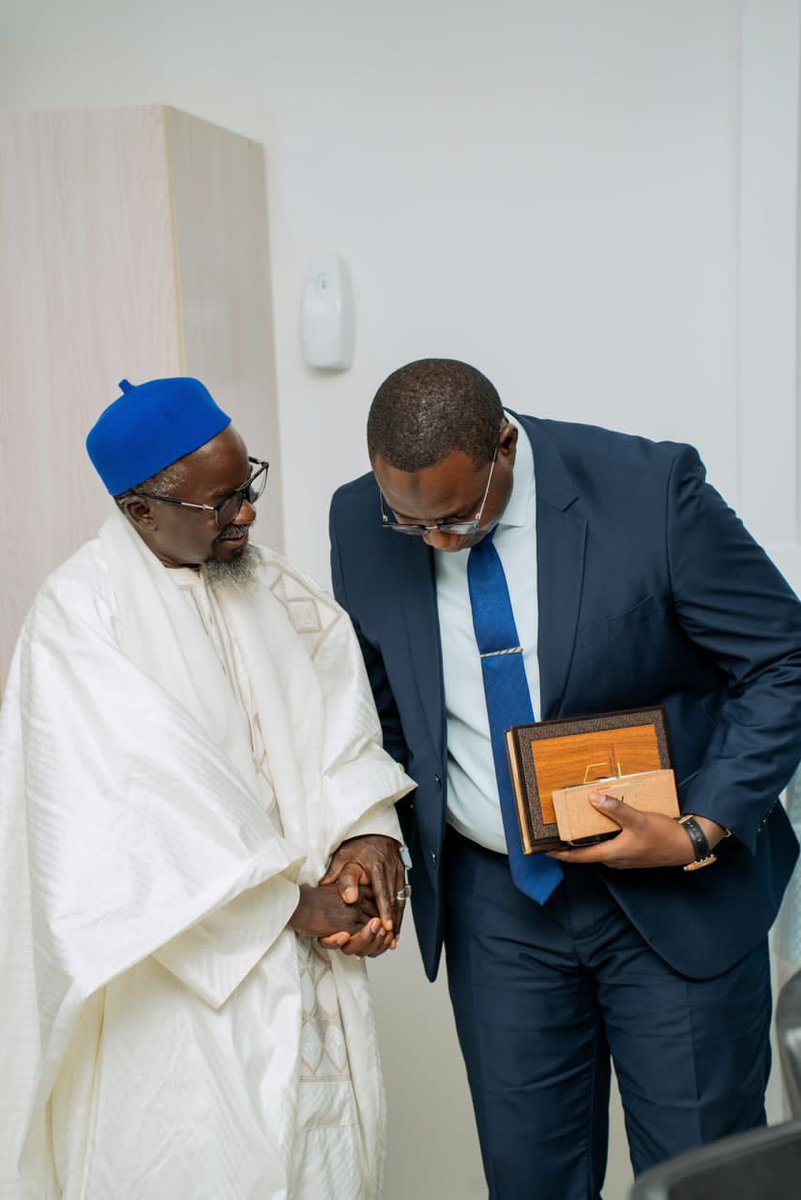 MUCTATSenegal's tweet image. Le Ministre Moussa Bala FOFANA a rencontré les membres du collectif des concessionnaires partenaires de la #SONAGED, en présence du DG, pour trouver des solutions pérennes aux problèmes récurrents rencontrés par ces derniers.

#nettoiement #proprete #kebetu