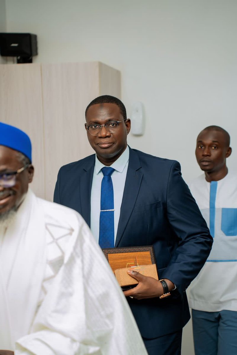 MUCTATSenegal's tweet image. Le Ministre Moussa Bala FOFANA a rencontré les membres du collectif des concessionnaires partenaires de la #SONAGED, en présence du DG, pour trouver des solutions pérennes aux problèmes récurrents rencontrés par ces derniers.

#nettoiement #proprete #kebetu