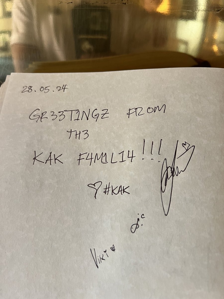 jawniest's tweet image. fun fact: i g1fted this @NudeProject_ hat made in Lisbon to bring a piece of Lisbon to P1A. bc duh. 💚🇵🇹♥️

“by artists, for artists” – @NudeProject_ 

p.s. GR33T1NGZ FROM TH3 KAK F4M1L14!!!

🖤#kak

@ImGlassCrown x @victoriacitro x @jawniest x @P1AbyPIA (p1n &amp;amp; st1cker)