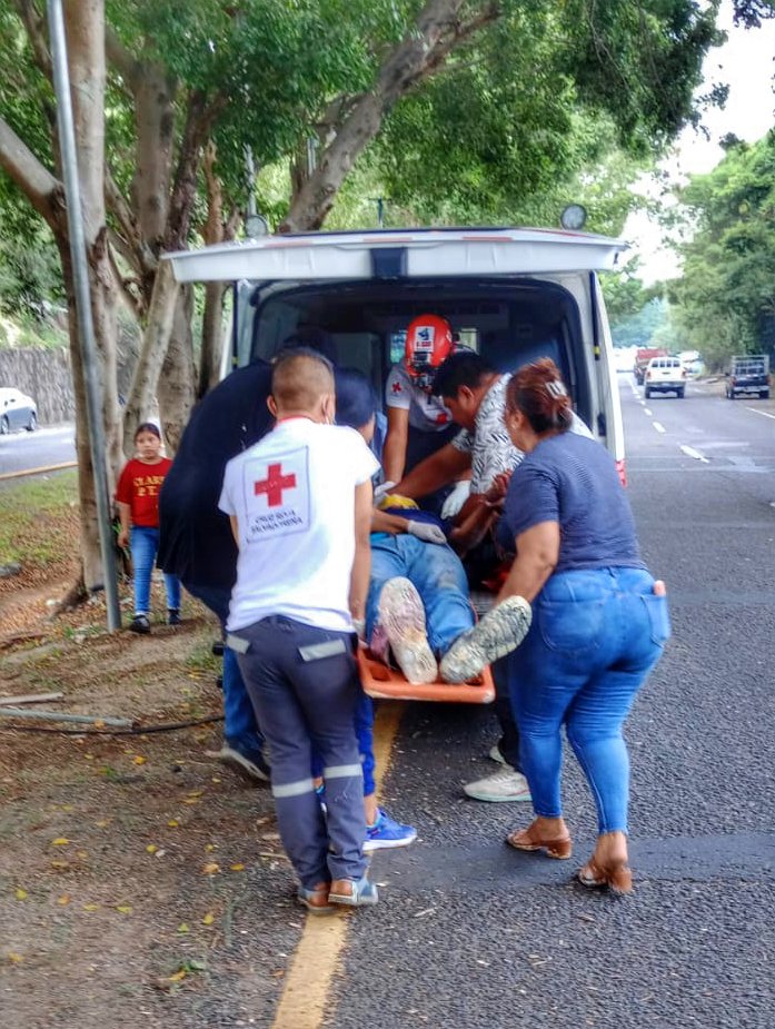 #EnDesarrolloSV || Un muerto y un atrapado dejó un fuerte accidente, ocurrido sobre el km 23 de la carretera #Panamericana, en San Pedro Perulapán.

Según la #PNC el conductor fue el fallecido y el copiloto fue quien resultó herido. De momento se desconoce la causa del siniestro.