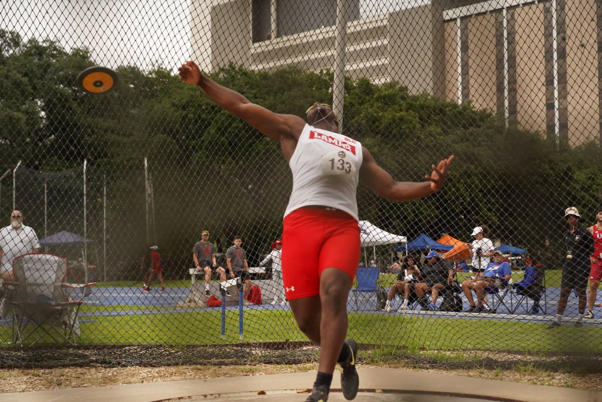 AO_LB26's tweet photo. Thank God for a great first year! Placed 7th in conference for Discus and 10th in the Hammer! Back to work! https://t.co/rPGlimU6td