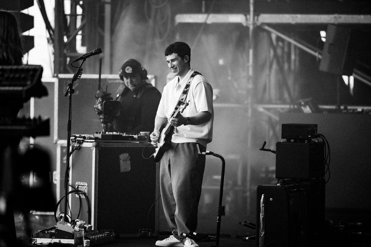 londongrammar's tweet image. We had a great time at @BBCR1's Big Weekend on Sunday. Thank you all for braving the rain to see us, and thanks so much to BBC Radio 1 for your support over the years! 🤍 #BigWeekend

📸: Madison Phipps
@gregjames @sianelerievans