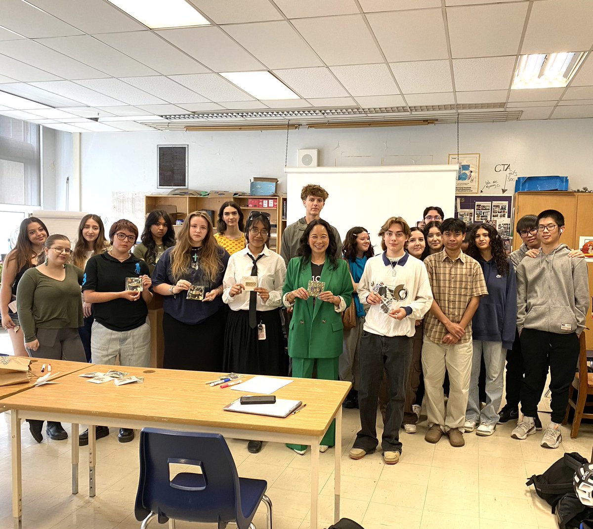 We made gorgeous barrettes (and necklace pendant) 🤗🤗
#bucketlist 
Launch event happening in t-minus 2 days.

Huge thanks <a href="/gotstyle/">Gotstyle</a> for your expertise in the field🙌