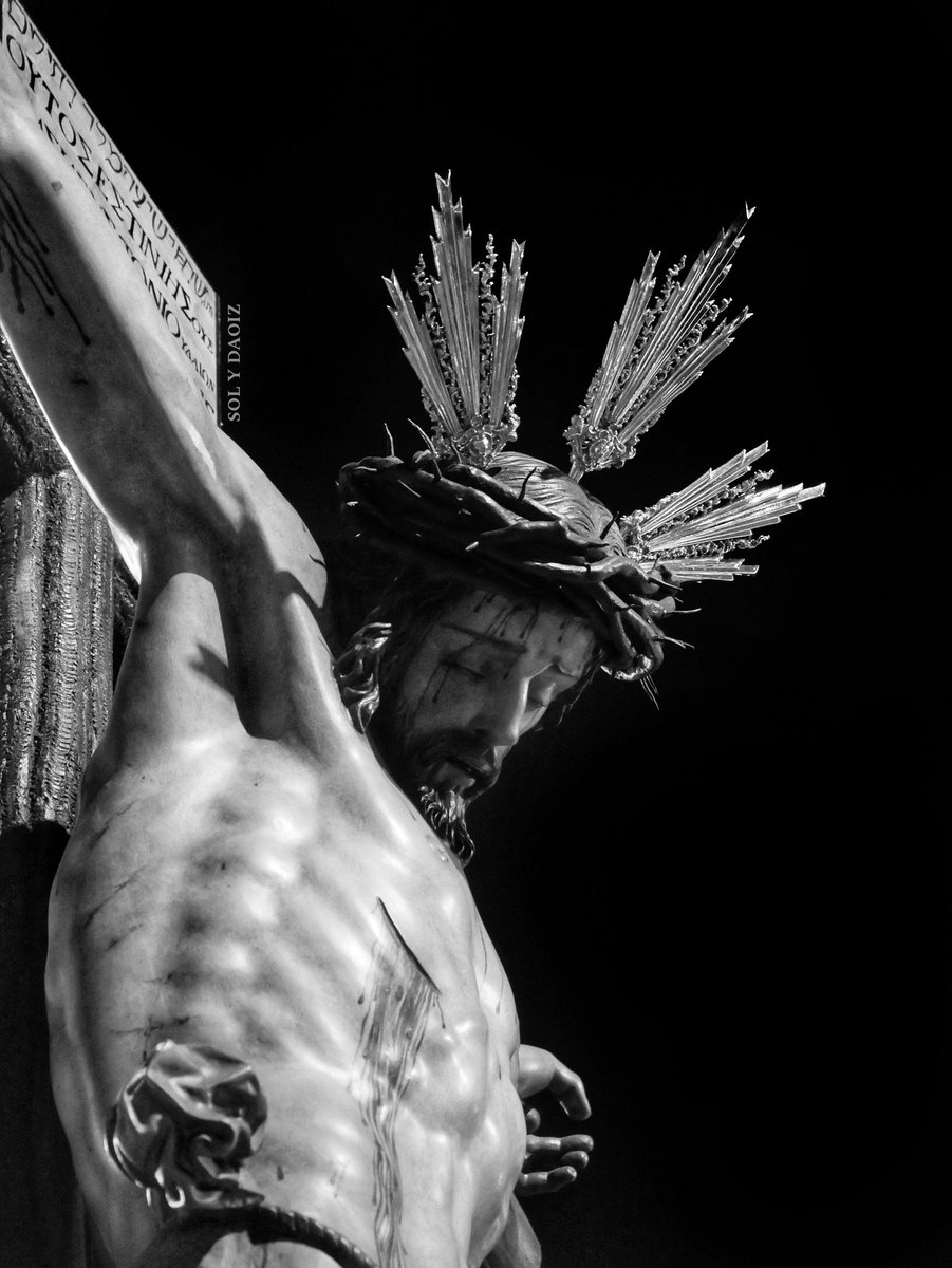 Así muere Cristo en la Cruz
@DoloresdelCerro 
@bandasol 

📸 @sol_y_daoiz 

#desamparoyabandono #cerrodelaguila #martessantosevilla #semanasantasevilla #ssantasevilla24 #cofrade #sevilla #tdscofrade
