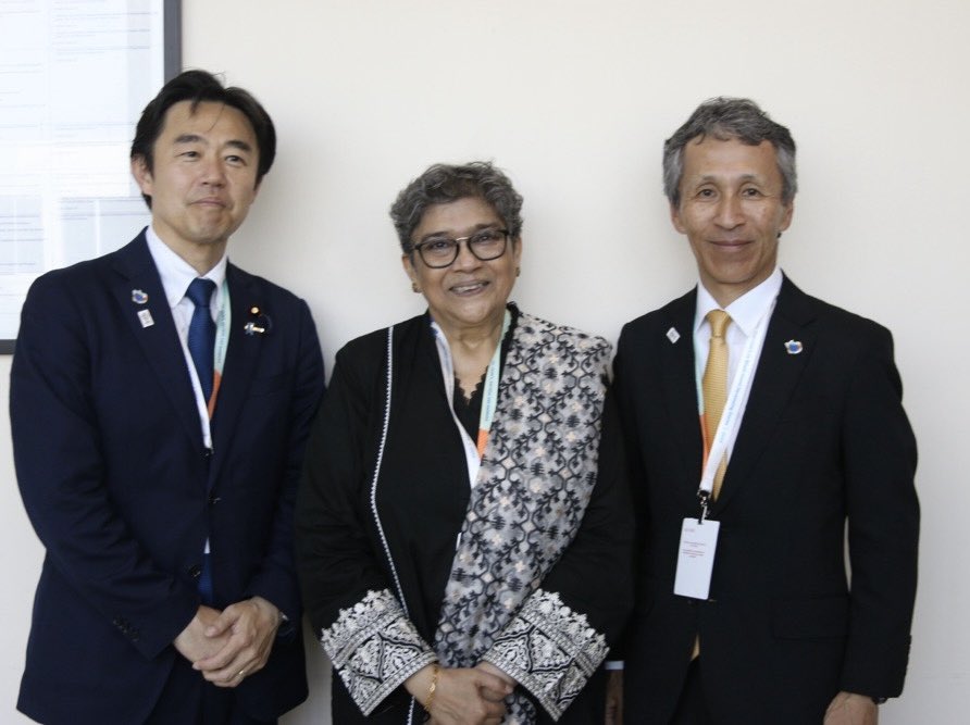 Was honoured to meet Yasushi Hosaka, Japan's Vice-Min for Foreign Affairs at #SIDS4. Grateful for Japan's steadfast commitment to the causes of #LDCs, #LLDCs & #SIDS. @UNOHRLLS looks forward to your continued support in driving the next decade of progress for SIDS thru #ABAS.