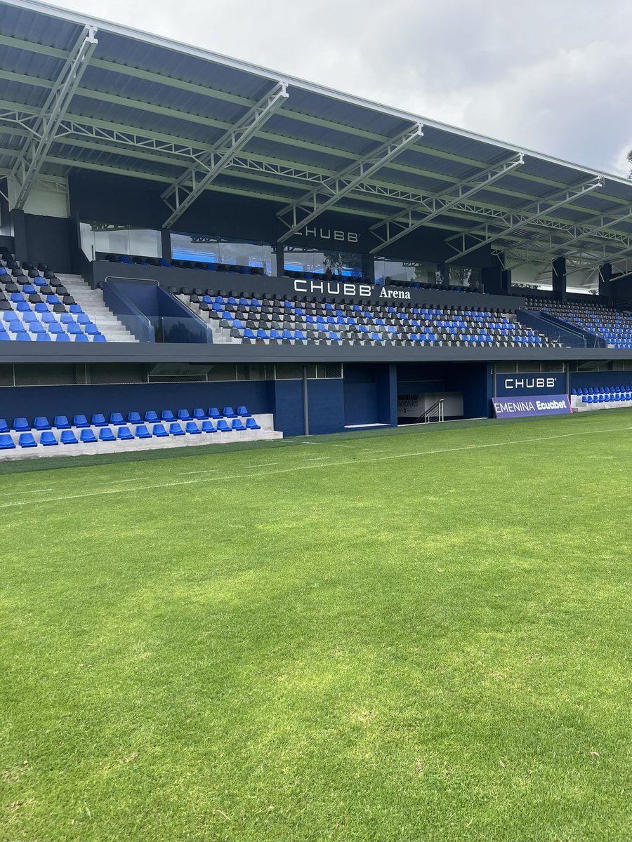 Saliendo de visitar las instalaciones de IDV, muchas gracias a sus directivos por la recepción, una linda ciudad deportiva.
Tenemos que seguir en la ruta del crecimiento, el colegio es clave para el desarrollo integral de los futuros futbolistas, hay mucho por hacer.