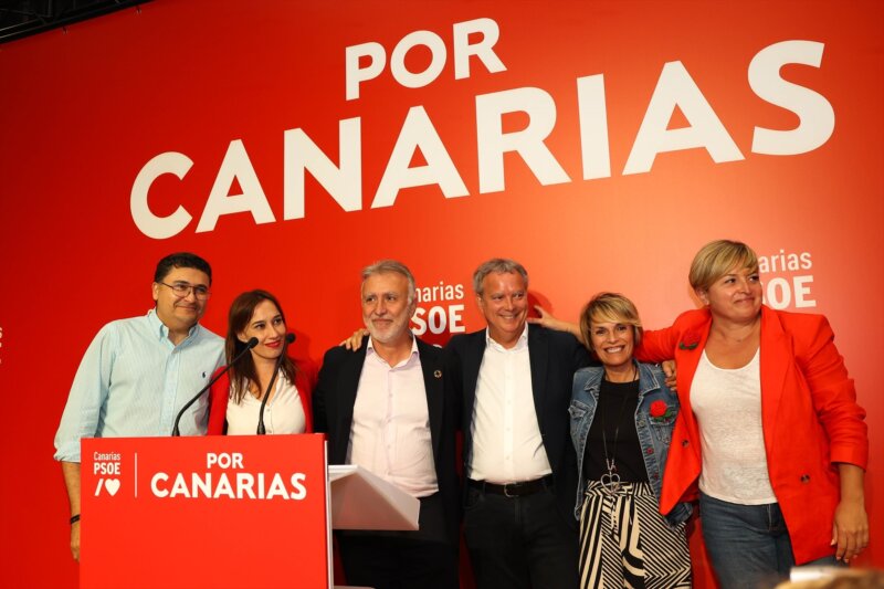 El @PSOECanarias ganó hace un año las elecciones autonómicas del #28M y volvió a vencer el #23J en las Generales. Hoy una encuesta publicada por @atlantico_hoy vuelve a darnos el triunfo en #Canarias. El mismo que obtendremos el próximo #9J 🇪🇺 ➕ INFO 👇 atlanticohoy.com/politica/sonde…