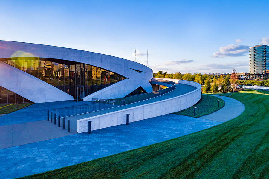 Summertime vibes incoming! 🌞 Starting TODAY, the #NVMM will be open Tuesday through Sunday (10 a.m. - 5 p.m. daily) until Labor Day. Plan your visit: bit.ly/3qoRhd1