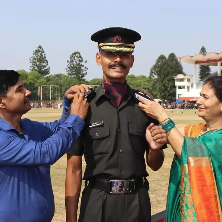Today SHIV Singh Uncle and Seema Aunty completed 3 years without their son
CAPTAIN SHREYANSH KASHYAP
108 ENGINEERS

Homage to CAPTAIN SHREYANSH on his Balidan divas 
Captain Shreyansh has immortalized in 2021 in due to acute myocardial infarction at Sikkim.

#AmarBalidani