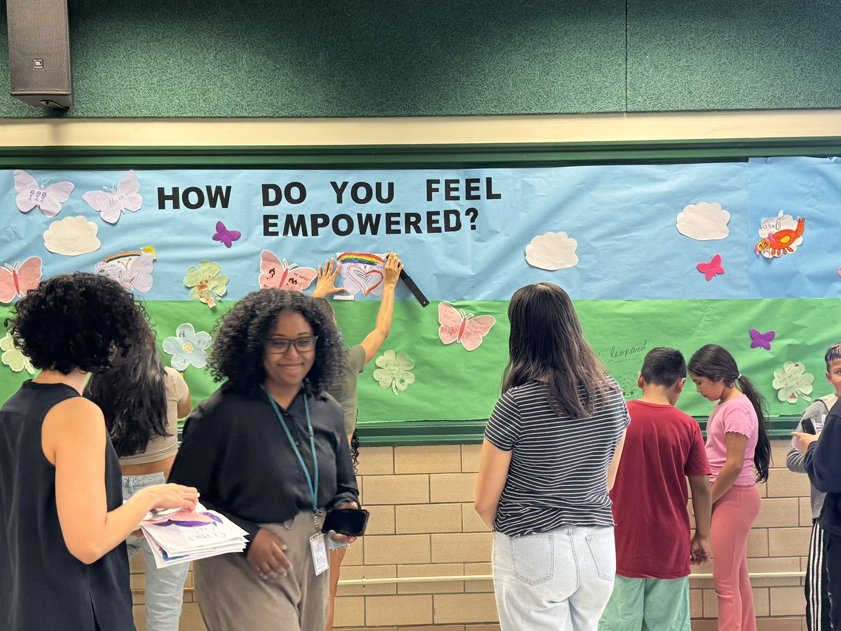 Absolutely inspired by the incredible students from the Lewis Leadership Program who came to empower our students today! 💪✨ Thank you for being such amazing role models! #Empowerment  🙌📚🌟 @fcpsnews @FCPSRegion6 @boydmichelleR6 @JohnLewisHSFCPS @deborah_march