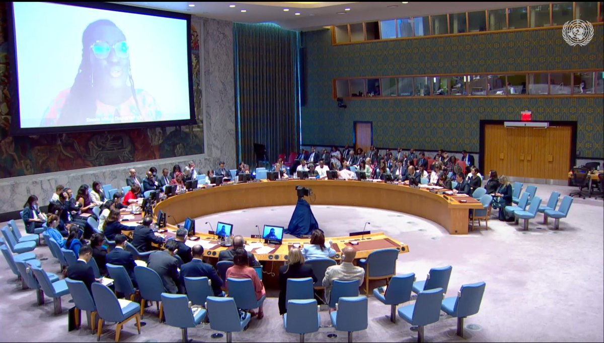 Today, the UN Security Council is holding a debate on #YouthPeaceSecurity and #WomenPeaceSecurity (webtv.un.org/en/asset/k1g/k…).

In 🇨🇦, the synergy is crucial to both their success. Read our 2021 blog on how these UN policies are different yet complementary 👉canadayps.org/post/recognizi…