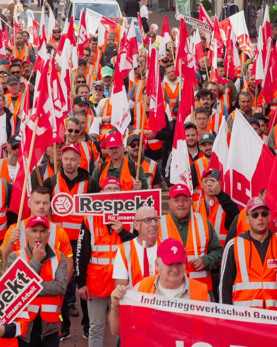 Heute ist kein Arbeitstag, heute ist Streiktag.

Mit wütenden Bauarbeitern durch die Innenstadt in Gießen gezogen: 500€ mehr braucht jeder am Bau