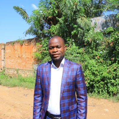 #DRC: Journalist @JorkimPituwa of @RevelationCanal was attacked with a machete and robbed on 26/05 in #Bunia in #Ituri, 1 month after the attack on journalist S. Karba in the same town. The 🇨🇩 authorities must urgently find the culprits & protect journalists.
