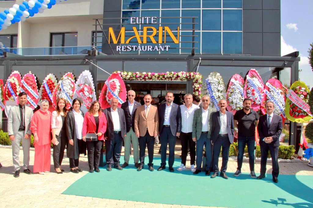 Van için Değer Van Ticaret Borsası olarak,başkanımızın işyeri olan Elite World Go Hotel'in açılışına katıldık. Şehrimize değer katan ve istihdam sağlayan şık-güzel turizm yatırımı için başkanımız Sn.@Nayifsuer Sn.@ALISUER65 ve @SUERLERGROUP yetkililerini kutluyoruz. Hayırlı olsun