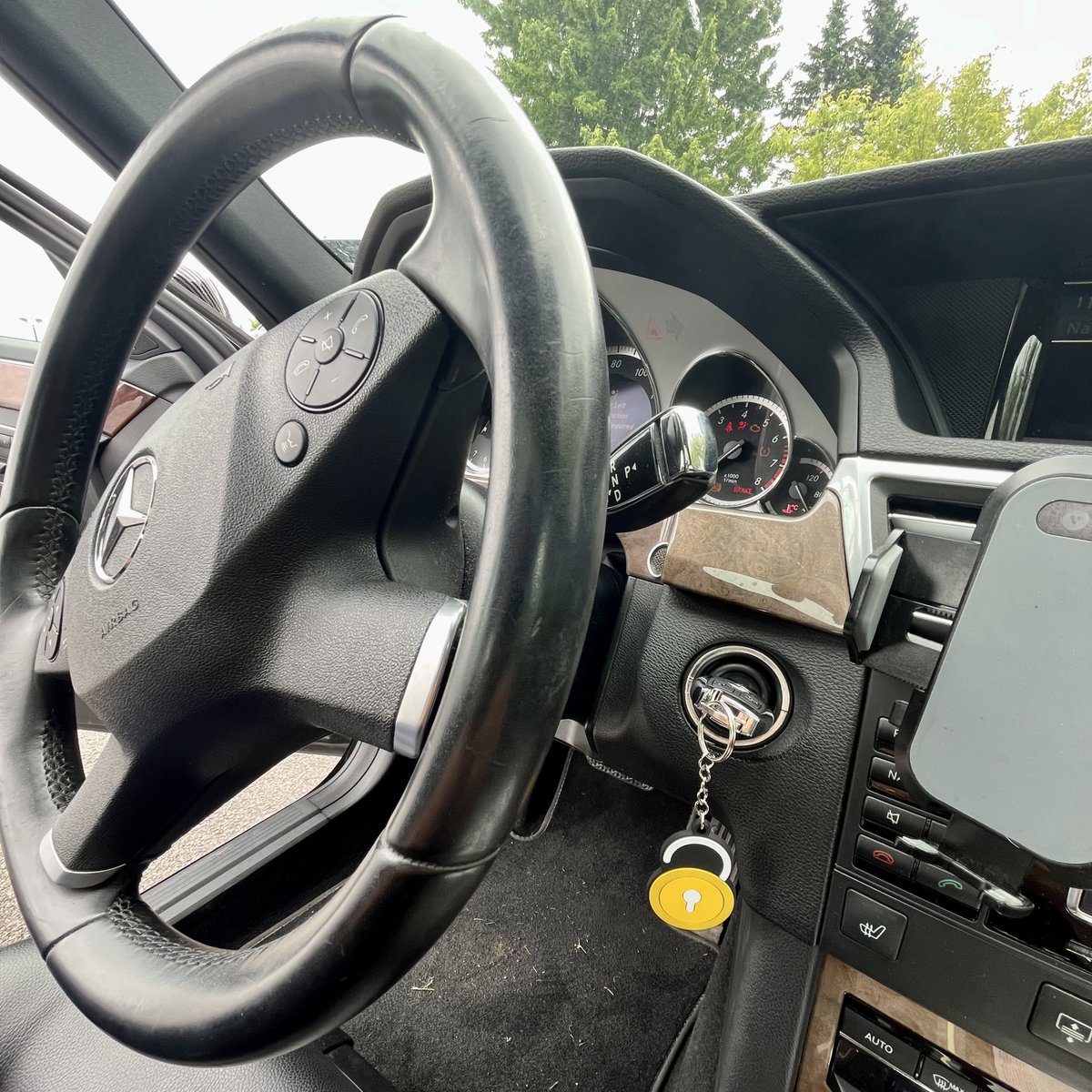 MartyLocksNY's tweet image. Fastest Mercedes Key FOB replacements in Syracuse &amp;amp; Onondaga County, NY. 
Same day mobile service. No towing required.
Just give us a call, we’ll meet you anywhere in Onondaga County NY to make a new key for your Mercedes on the spot.
#Mercedes #KeyReplacements #MercedesKeyFOB