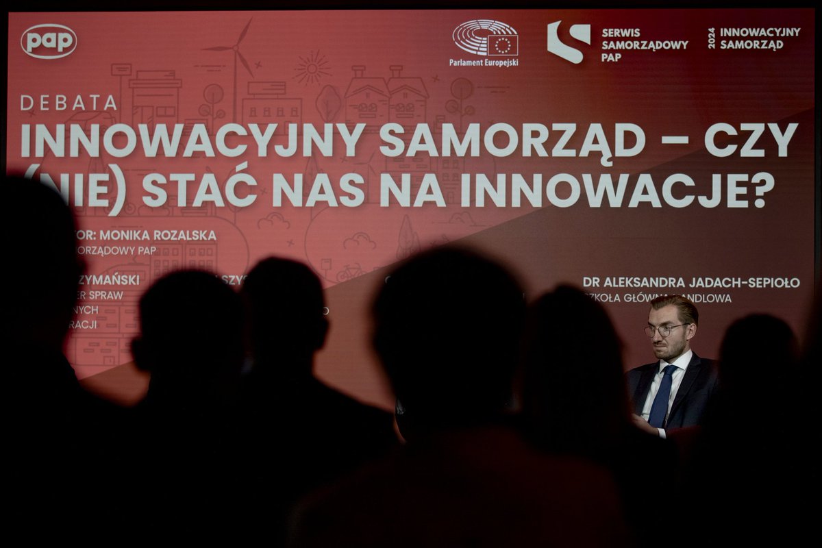 Wiceminister @szyszkoj na debacie @PAPsamorzad: 💬 Polska jest mistrzem Europy w inwestowaniu środków unijnych. Najwięcej i najsprawniej inwestujemy, efekty mamy najlepsze spośród wszystkich państw członkowskich UE, co potwierdzają twarde dane. To także zasługa naszych