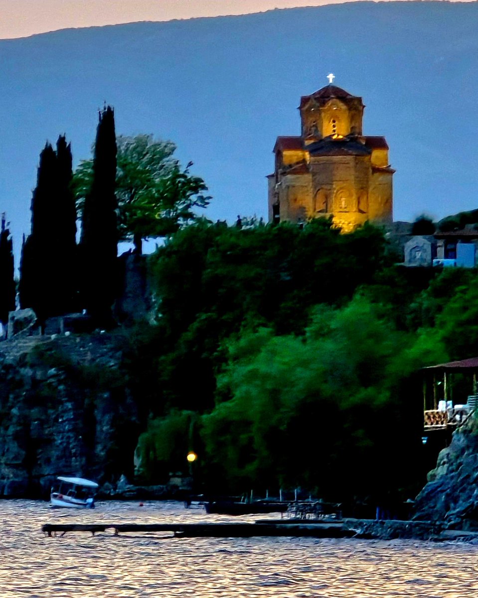mkdexperience's tweet photo. May by the lakes.

#macedoniaexperience https://t.co/x2pL0e8BCt