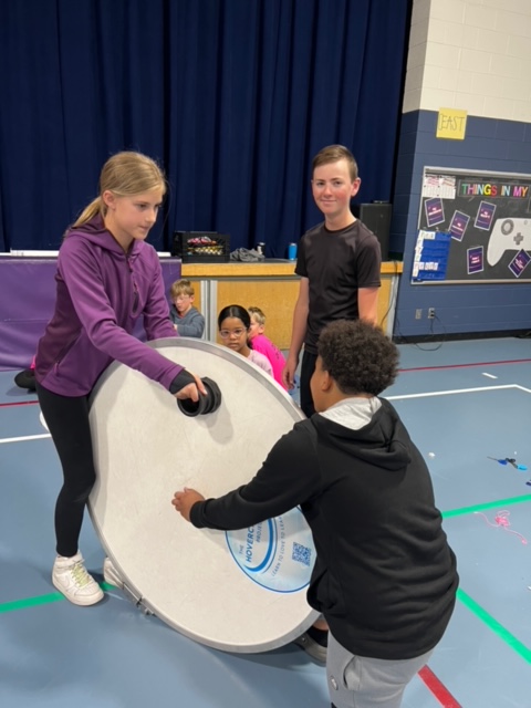 The Hovercraft Project visited Summit View Elementary, where 5th & 6th graders learned more than just building a floating device. While working as a team, each group used Character Habits such as Grit, Collaboration, Integrity, & Craftsmanship to create a working hovercraft.