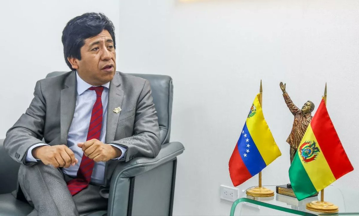 HOY// Sostuvimos reunión de trabajo con Elmer Catarina, Vicecanciller de Bolivia, quien se encuentra en Venezuela participando en la XVII Asamblea General de <a href="/filac_/">FILAC</a>, buen encuentro que reafirma la hermandad entre nuestros Pueblos. ¡Vaya nuestro abrazo al Pueblo Boliviano!