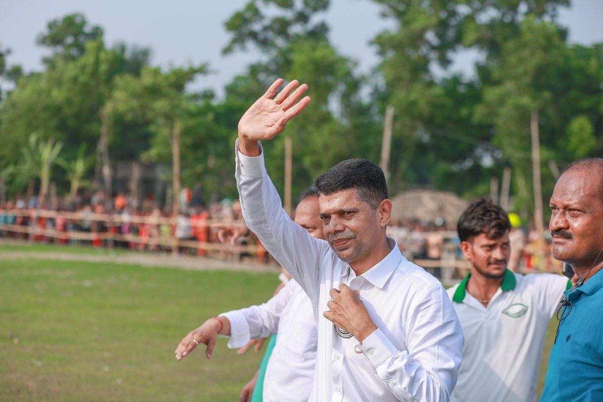 bjd_odisha's tweet photo. କାମ ଦେବନି ବିରୋଧୀଙ୍କ ଅପପ୍ରଚାର, ପୁଣି ଆସୁଛି ନବୀନ ସରକାର

ବସ୍ତା ଏବଂ ରେମୁଣାବାସୀଙ୍କ ଉତ୍ସାହ ବିକଶିତ ଓଡ଼ିଶା ସଂକଳ୍ପକୁ ସାକାର କରୁଛି। ମୁଖ୍ୟମନ୍ତ୍ରୀ ଶ୍ରୀ @Naveen_Odishaଙ୍କ ପ୍ରତି ଆପଣମାନଙ୍କ ଭଲ ପାଇବା ବିରୋଧୀଙ୍କ ନିଦ ହଜାଇଦେଇଛି। ଓଡ଼ିଶାକୁ ଏକ ନମ୍ବର କରିବା ପାଇଁ ଆମ ଏକ ନମ୍ବର ମୁଖ୍ୟମନ୍ତ୍ରୀ ଅଛନ୍ତି, ଆଉ କାହାର ଦୟା ଓଡ଼ିଶାବାସୀଙ୍କୁ ଦରକାର ନାହିଁ। ‘ଯୋଡ଼ିଶଙ୍ଖ’ରେ ଆଶୀର୍ବାଦ କରି ବିରୋଧୀଙ୍କ ଅପପ୍ରଚାରର କଡ଼ା ଜବାବ ଦେବାକୁ ଆହ୍ୱାନ କରିଛନ୍ତି ଦଳର ବରିଷ୍ଠ ନେତା ଶ୍ରୀ କାର୍ତ୍ତିକ ପାଣ୍ଡିଆନ। #JodiShankha
#BJDWithOdisha