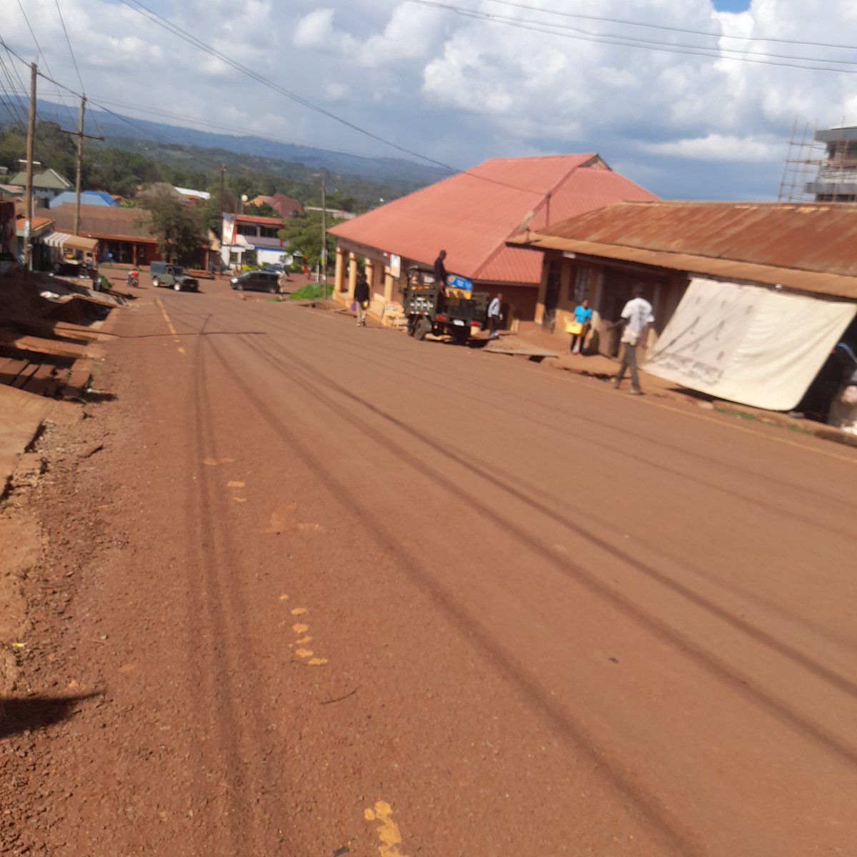 💥💥💥💥💥💥💥💥💥💥💥💥

HATIMAEEE PLAN IMETIMIA, Japo sio kwa muda husika ila imetimia. 

Hiyo 6000 iliyozidi nitaitoa kwa mtu mmoja mwenye BAHATI

VIGEZO NI VITATU
1.  NIFOLLOW @Rango_OG
2. REPOST hapa
3. Unitajie MKOA na WILAYA ilipopigwa hii picha kwenye FRAME YA 4