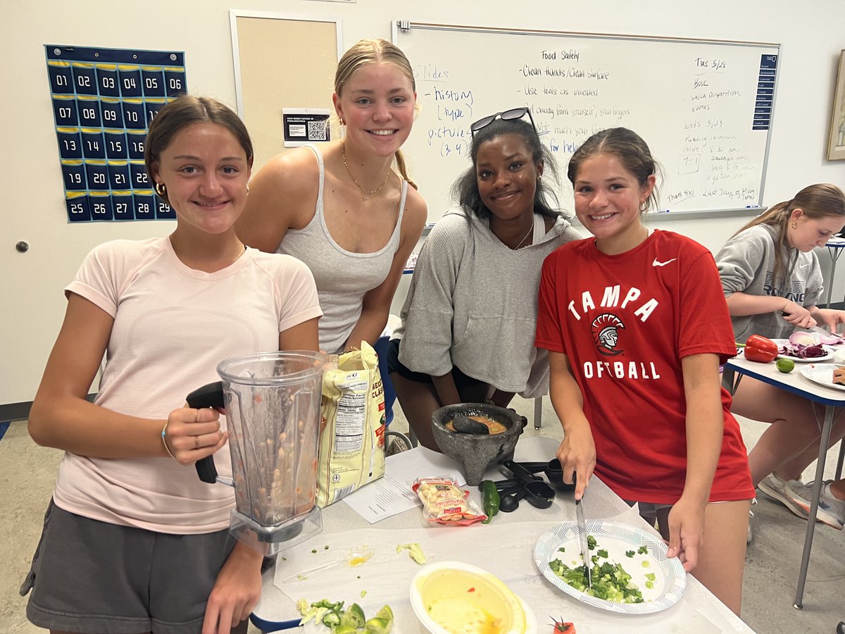 EAMayTerm's tweet photo. ¡Qué delicioso! 🌶️ As the Latinx Identities in Philadelphia #EAMayTerm made traditional Mexican salsa, traditional Chilean Pebre, and a Latin/Asian fusion mango salsa today, students explored the similarities and differences in cuisine and tools (and had fun taste testing)! https://t.co/TXjAZDjyI8