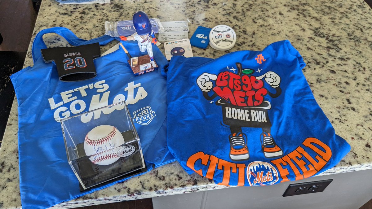 Got my <a href="/mets/">New York Mets</a> prize pack from <a href="/Citi/">Citi</a> today! Love it! Thanks <a href="/SNY_Mets/">SNY Mets</a> Citi, <a href="/The7Line/">The 7 Line</a> &amp; Mets! #LGM