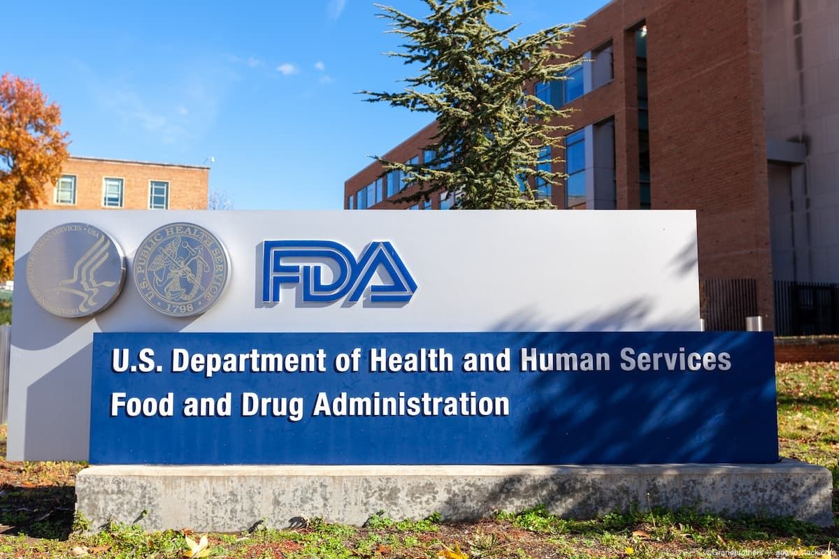 The Food and Drug Administration (FDA) announced its approval of 2 biosimilars as interchangeable with aflibercept 2 mg (Eylea). All 3 products are anti-VEGF agents, administered intravitreally for nAMD. 

Read more: modernretina.com/view/us-fda-is…