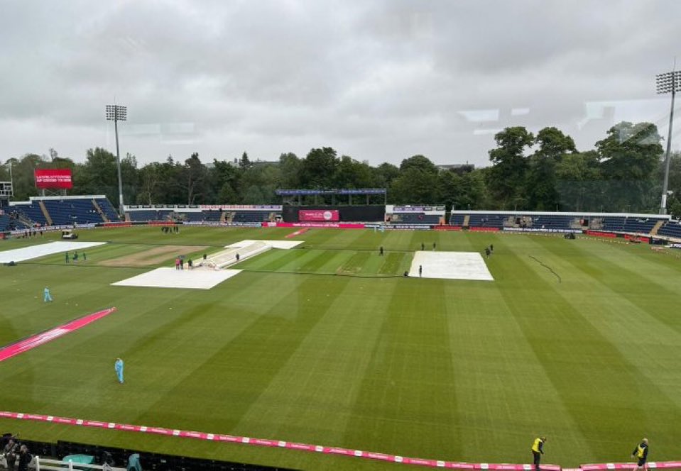 🚨 Toss delayed due to wet outfield. #PAKvsENG