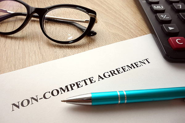 .@LindaburyLaw: The #FTC has approved a groundbreaking rule banning #noncompeteagreements. Employers must now navigate the #compliance complexities. tinyurl.com/3epem339 #Noncompetes #employmentlaw #intellectualproperty #tradesecrets #nondisclosureagreements