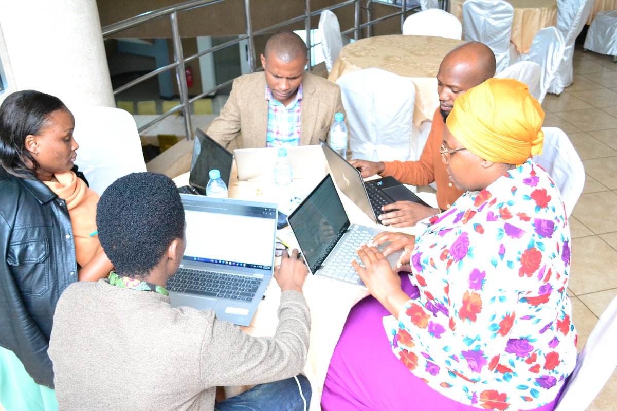 rabia_abeid's tweet photo. TB affects us all, but some are more #vulnerable than others. Join us in Arusha for 2days impactful discussions with #CSO, #NTLP 🇹🇿 &amp; #TBExperts in #TBKVP #Prioritization to ensure no one is left behind in TB care. All 🙏 to @StopTB for the support under #CFCSR12 #YesWeCanEndTB https://t.co/AqWeSTlkPB