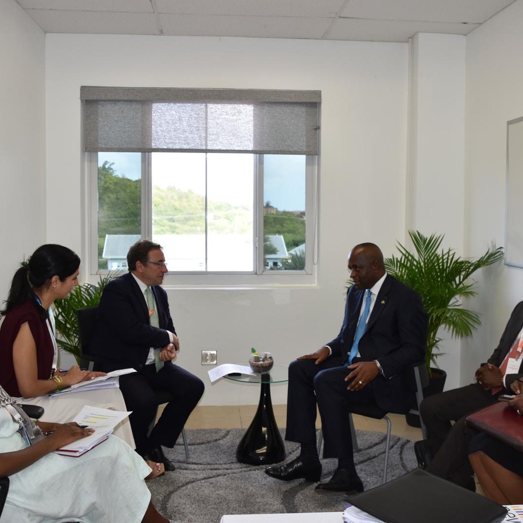 Honored to meet with H.E. Roosevelt Skerrit @SkerritR, Prime Minister of Dominica. 

Grateful for 🇩🇲 & @UNDP's strong partnership. #UNDP is committed to continued collaboration & supporting Dominica's vision to become the first climate-resilient country. #SIDS4