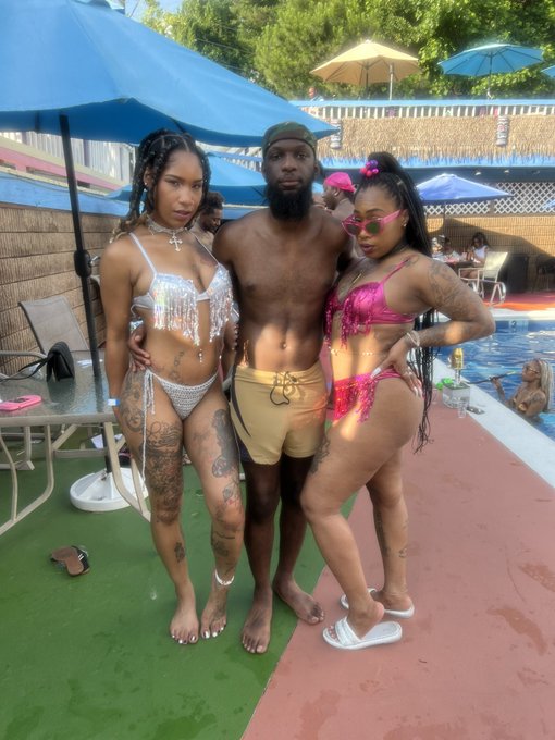 Memorial Pool Party (Let Me Know If/When Ya See It) 🫣 https://t.co/ueods3NSbL