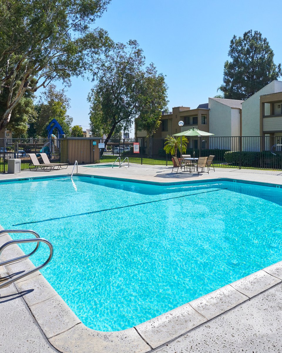 GHPmgmt's tweet photo. Swimming is a fantastic full-body workout that boosts cardiovascular health, builds muscle, and enhances flexibility. Plus, exposure to the sun increases vitamin D levels, improving mood and bone health. Dive in and soak up the benefits! 🌞🏊‍♂️ #SwimForHealth... https://t.co/Dn98CWXFD0