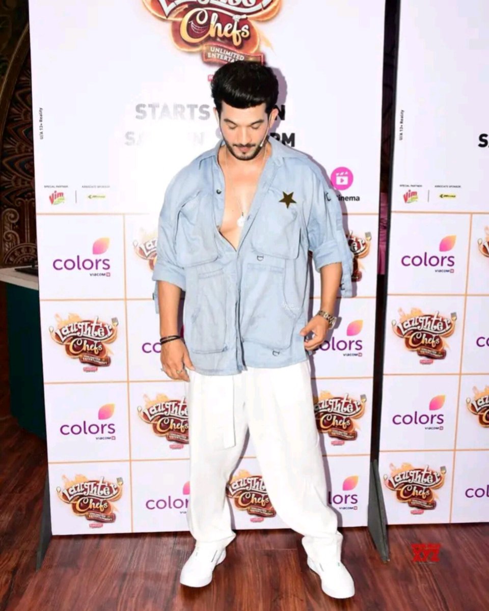 Our Hottest chef at the launch of #LaughterChefs 😍🔥 
#ArjunBijlani | @Thearjunbijlani
