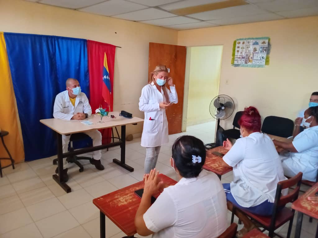 Estado de Falcón CDI Francisco de Miranda en entrega de guardia y capacitación sobre el virus Oropouche . 
#CubaCoopera #40AniversarioUCCM 
#CubaporLavida