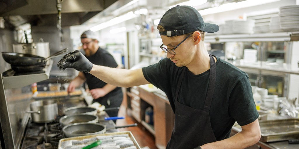 There's no secret to Artisan Executive Chef Chris Janowsky's success. 🍽️ 

He literally grew up in kitchens. You can enjoy his culinary creations #INElkhartCo every night in the culinary hub of downtown Elkhart. Learn more. bit.ly/3yCgOax

#INElkhartCo #FoodieFinds