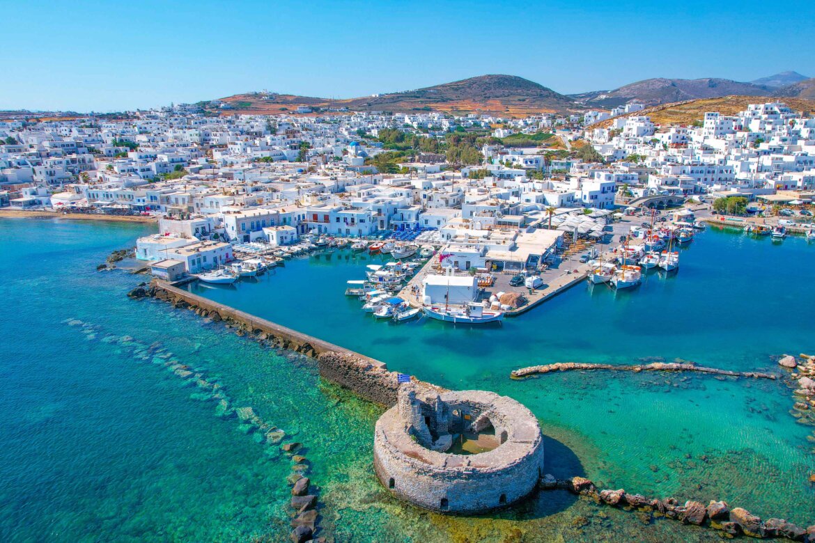 @othingstodo_com Paros boasts a rich history, from Minoan settlements to Venetian rule.

By the 8th century BC, Paros emerged as a maritime powerhouse, founding the colony of Thassos and establishing lucrative trade routes.

History buffs can delve deeper at ancient ruins like the Temple of