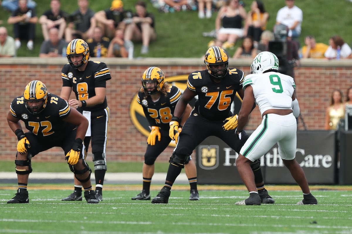 #AGTG I am blessed to say I have received an offer from University of Missouri after a talk with @CoachJonesB. All glory to the man above! @RecruitTrinity @Molitoni4 @jakelangi