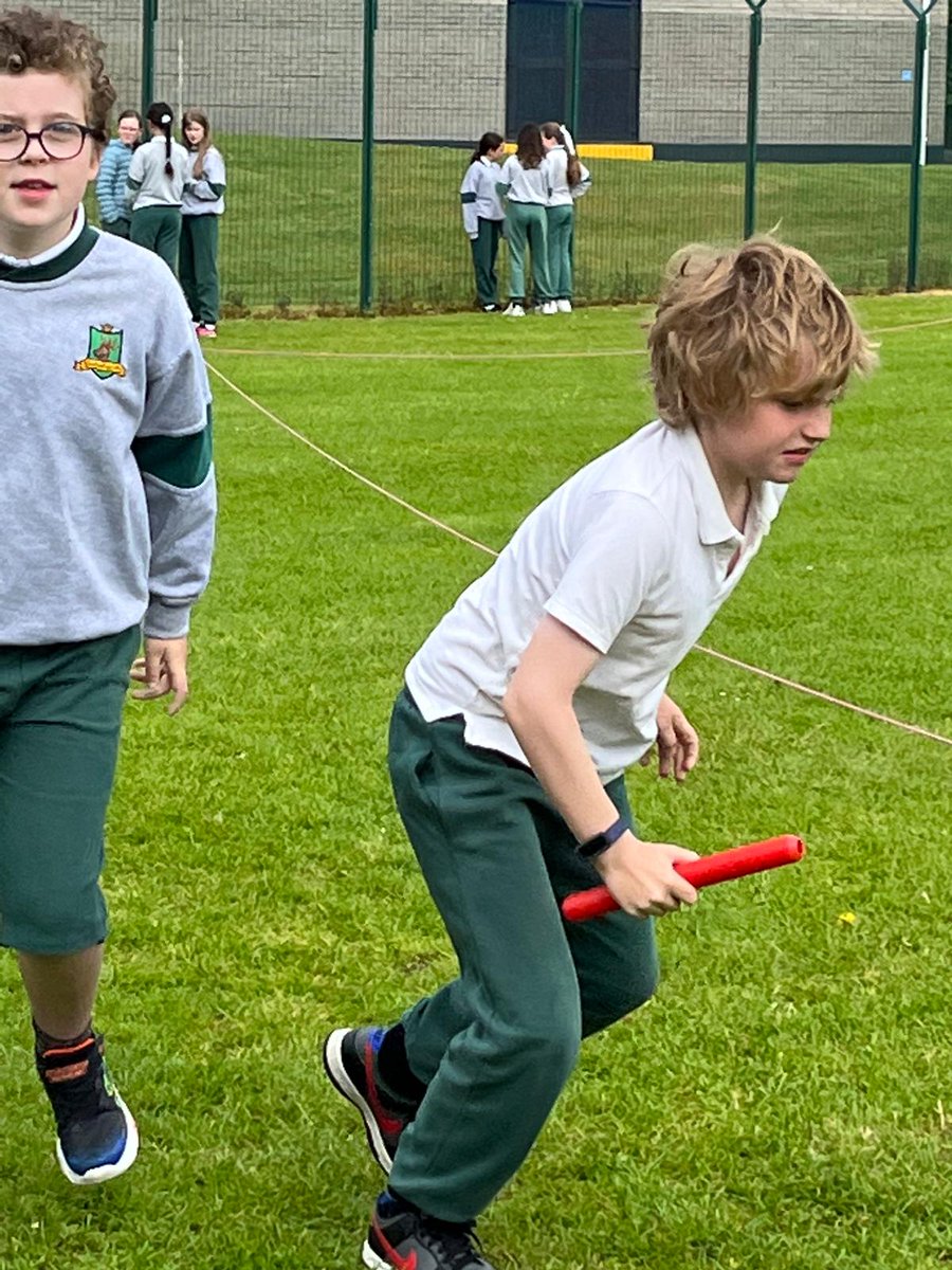 Gaelscoil na Cille (@gsnacille) on Twitter photo Rith na pàistí leath maratón inniu le <a href="/fitteryounger/">Fitter Younger</a> Cé nach raibh an aimsir iontach, bhain na pàistí sult as. Míle buíochas libh uilig a thug urraíocht. Rith na pàistí leath maratón inniu le <a href="/fitteryounger/">Fitter Younger</a> Cé nach raibh an aimsir iontach, bhain na pàistí sult as. Míle buíochas libh uilig a thug urraíocht.