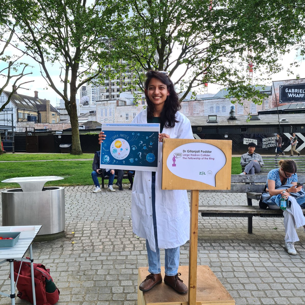 On Saturday, QMUL’s Dr Gitanjali Poddar, Postdoctoral Researcher in the Particle Physics Research Centre at QMUL, took part in @SoapboxScience on London’s South Bank! Gitanjali had a fun day sharing her particle physics research with the public.

#PublicEngagement #STEMEngagement
